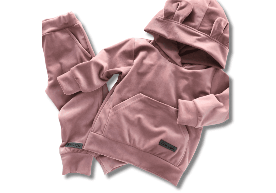 Dres welurowy dla dziewczynki z kapturem | Olympia Kids Style