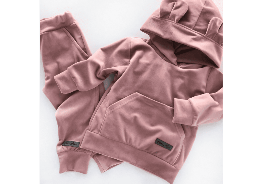 Dres welurowy dla dziewczynki z kapturem | Olympia Kids Style