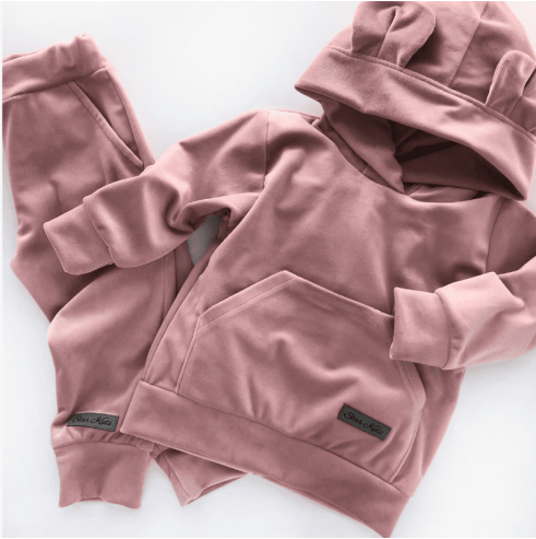 Dres welurowy dla dziewczynki z kapturem | Olympia Kids Style