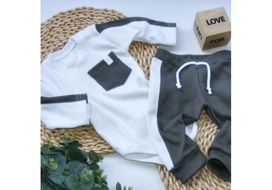 Komplet chłopięcy Body i spodnie | OLYMPIA KIDS STYLE