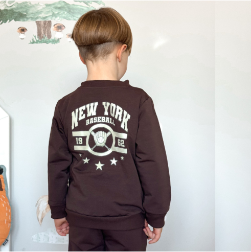 dres zapinany na suwak dla chłopca brązowy