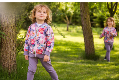 Jak ubrać dziecko na wiosenny spacer? 