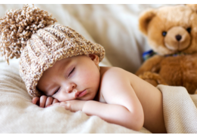 JAK DOBRZE DOBRAĆ CZAPKĘ NIEMOWLĘCĄ i kiedy zakładać?