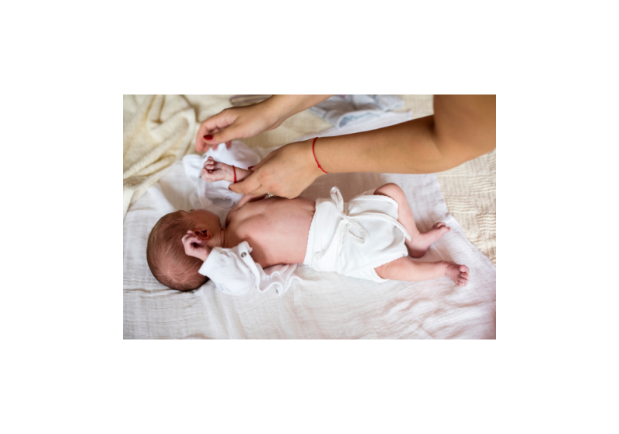 Skuteczne sposoby na ubieranie noworodka- poradnik krok po kroku