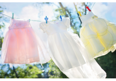 JAK BEZPIECZNIE USUNĄĆ PLAMY Z UBRANEK DZIECIĘCYCH?