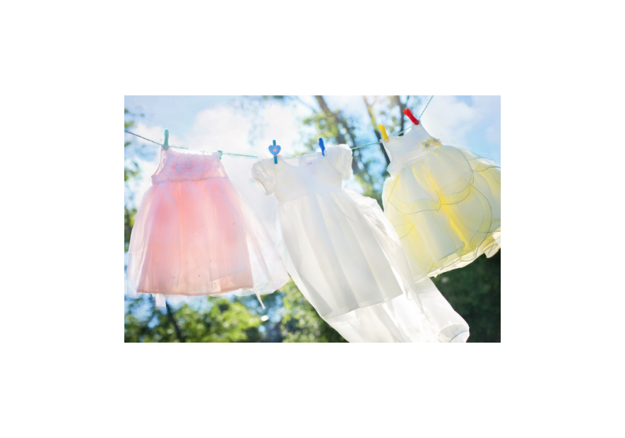 JAK BEZPIECZNIE USUNĄĆ PLAMY Z UBRANEK DZIECIĘCYCH?