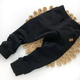 Spodnie dziecięce SLIM czarne 2