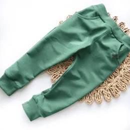 Spodnie dla chłopca SLIM butelkowa zieleń 2