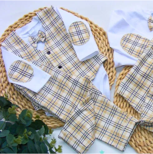 Body/Bluzka z muszką, kamizelką i... Body/Bluzka z muszką, kamizelką i...